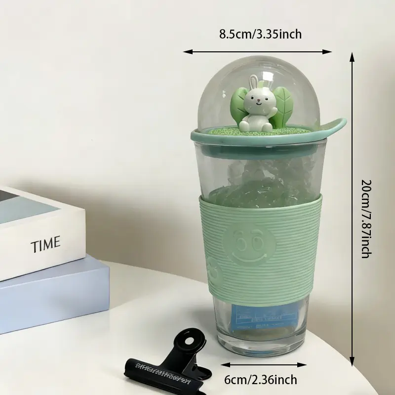 Tecknad kupol-toppad glastumlare med silikonfodral