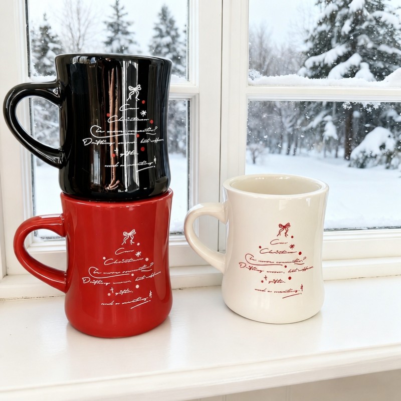 Midjeformad keramisk kaffemugg med logotyp